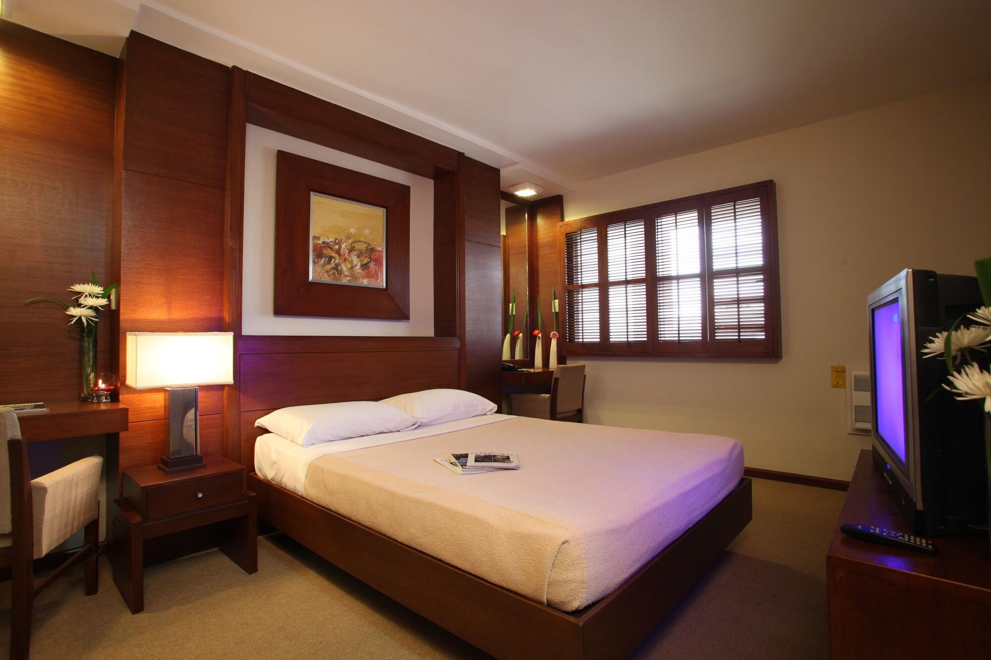 Amorsolo Mansion Hotel Makati City Exterior photo