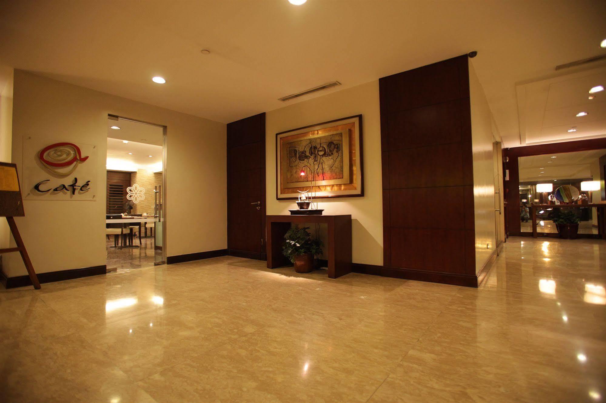 Amorsolo Mansion Hotel Makati City Exterior photo
